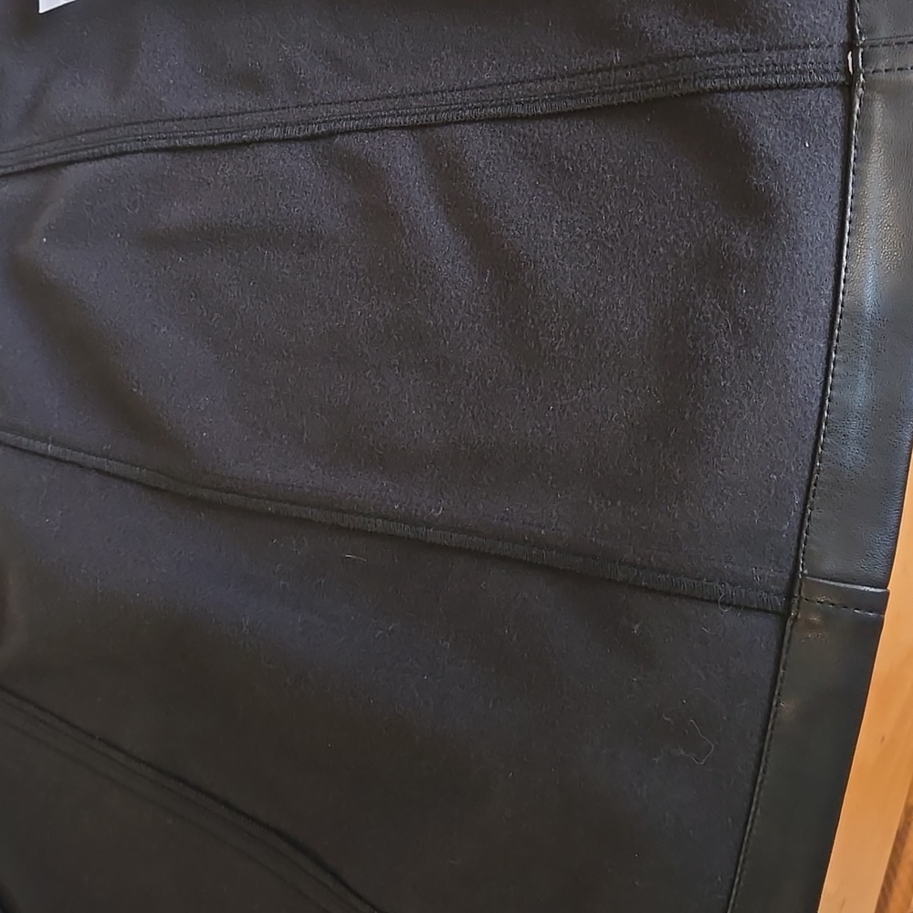Mini Skirt - Picture 4 of 6